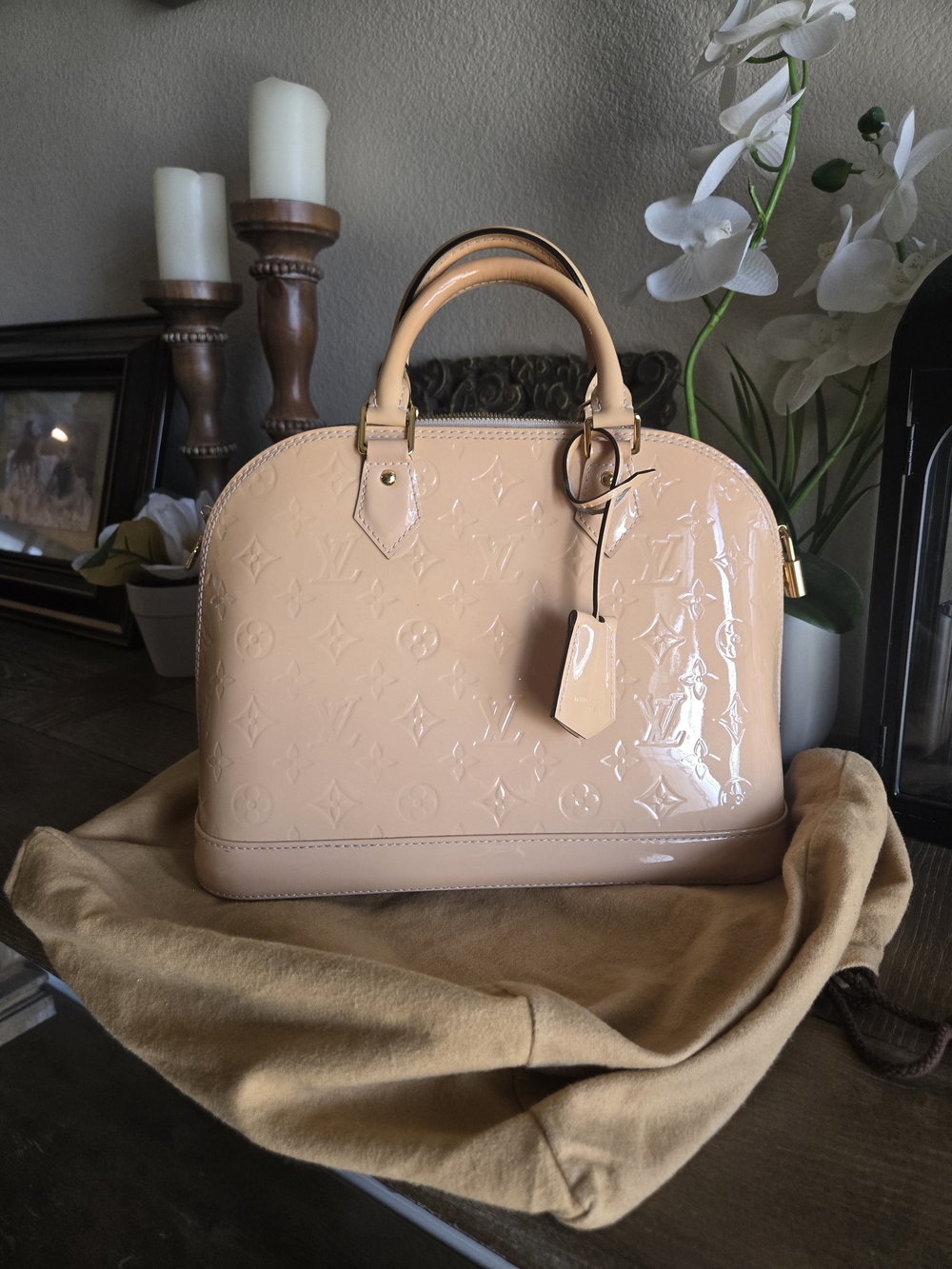 Authentic Louis Vuitton Vernis Alma PM Handbag in Nude Pink